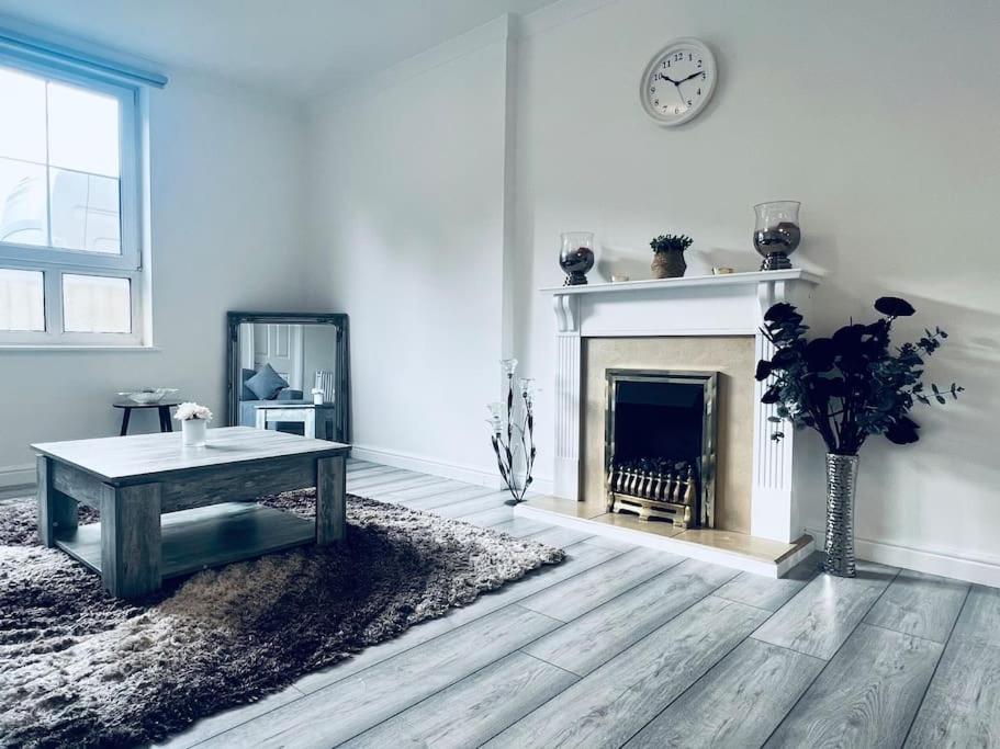 Superb 2 Bedroom Apartment With Free Parking Edimburgo Exterior foto